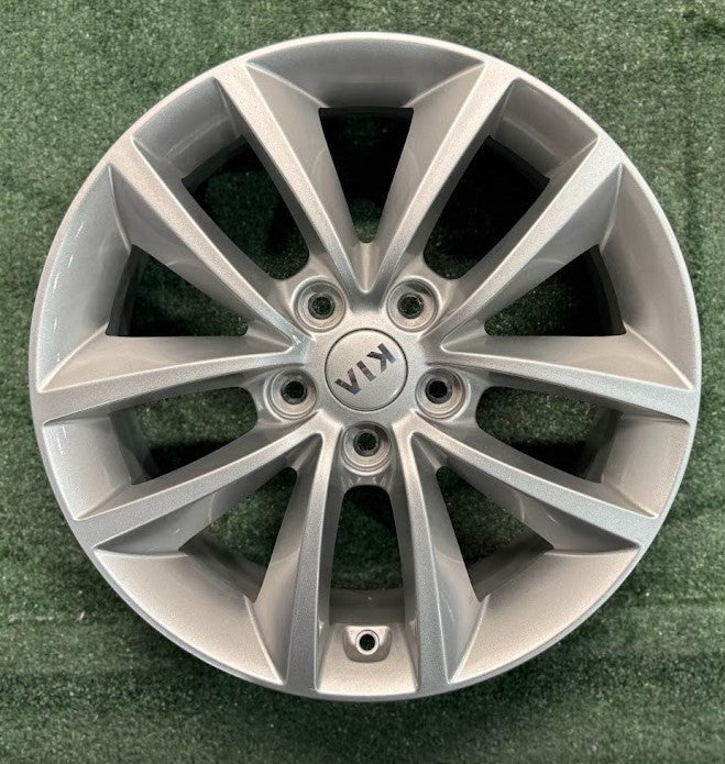 17" x 7" Kia Sorento 2016 2017 2018 Factory OEM Wheel Rim 74735 Silver